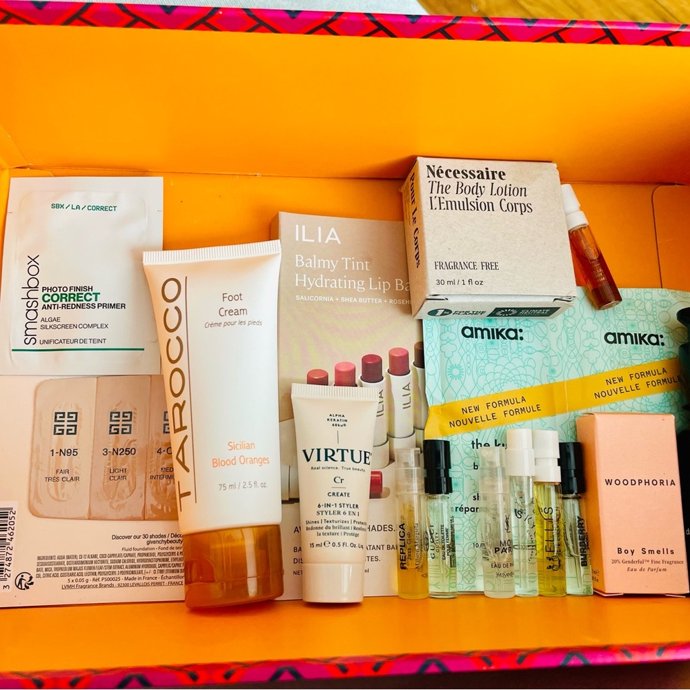 Beauty Sample 30ish Items.